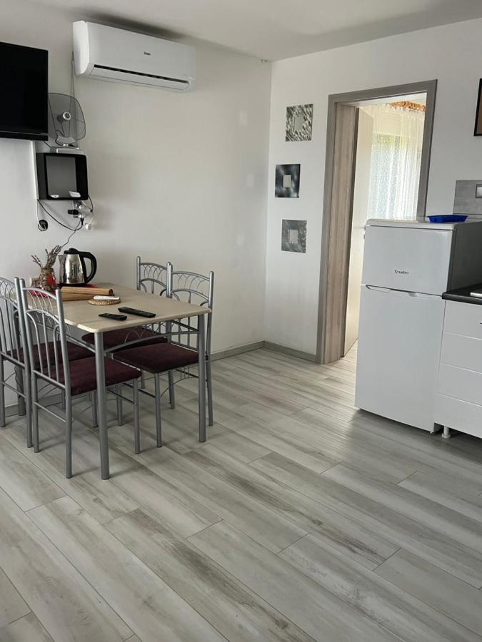 Apartments Linic ニン エクステリア 写真