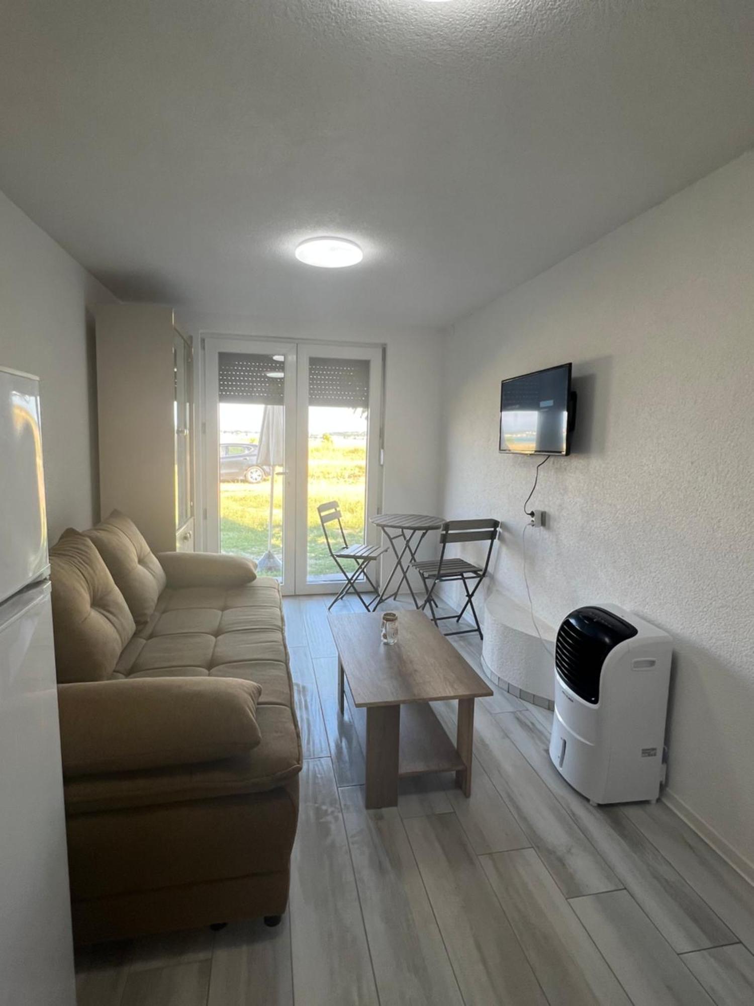 Apartments Linic ニン エクステリア 写真